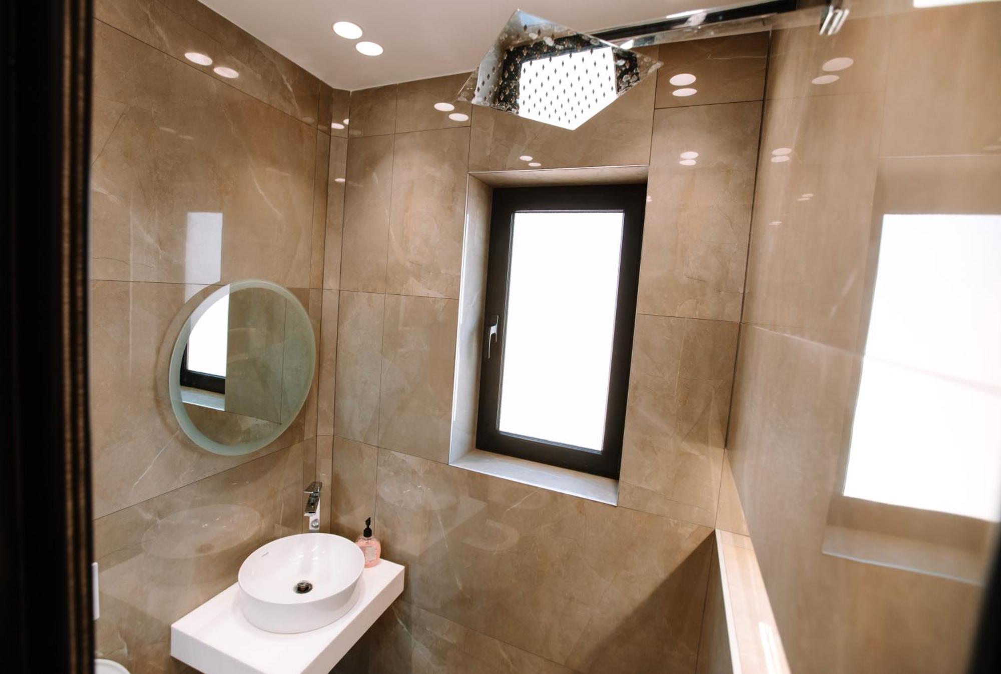 Barrikada Str Modern Apartments - The Nest Tirana Exterior photo