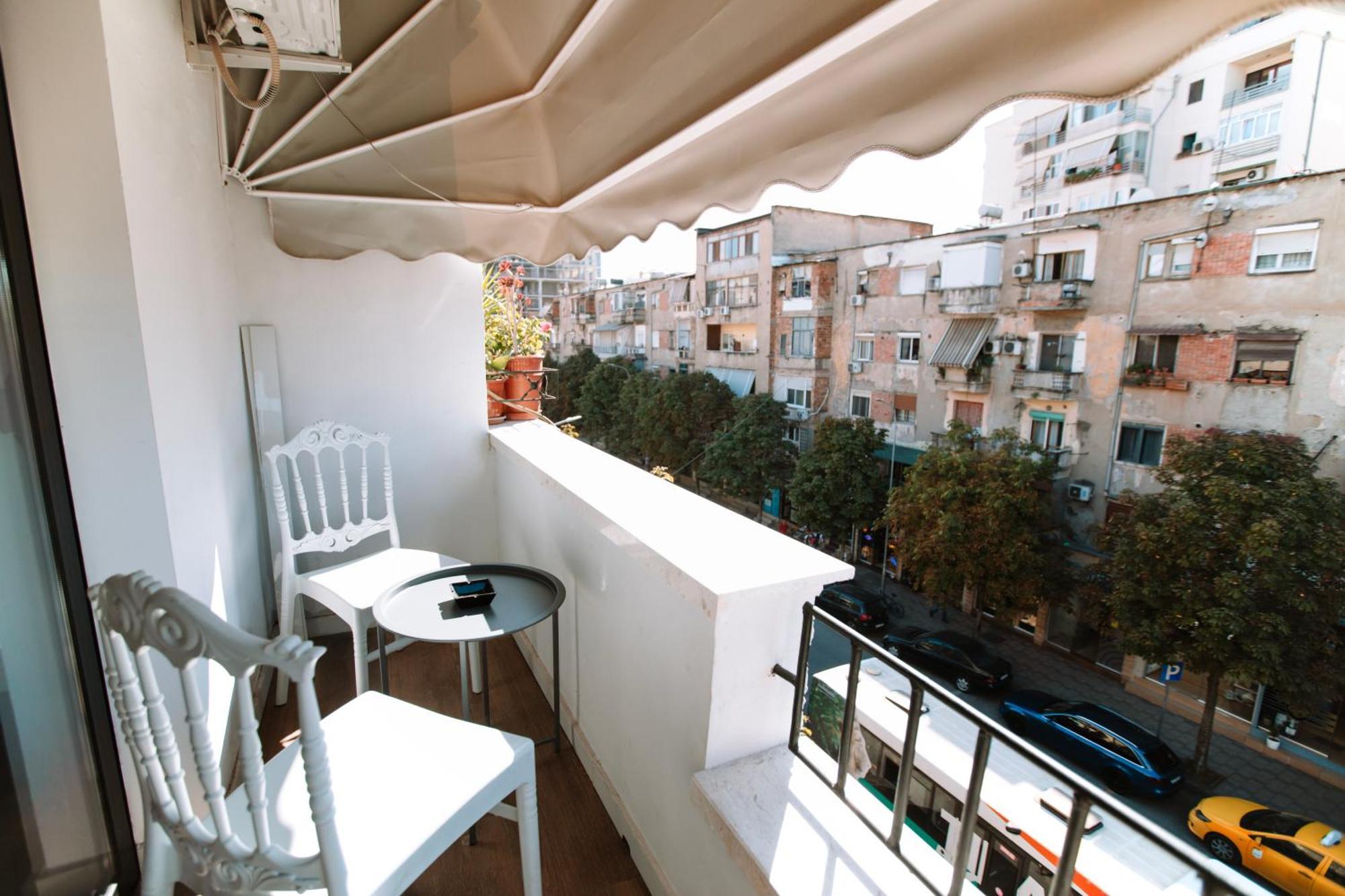 Barrikada Str Modern Apartments - The Nest Tirana Exterior photo